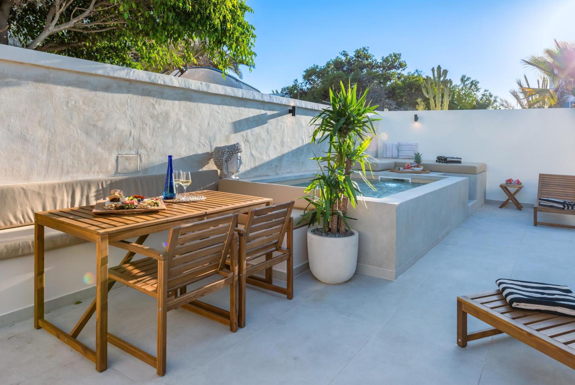 Urban Chill Private Pool By Holidays Appartement